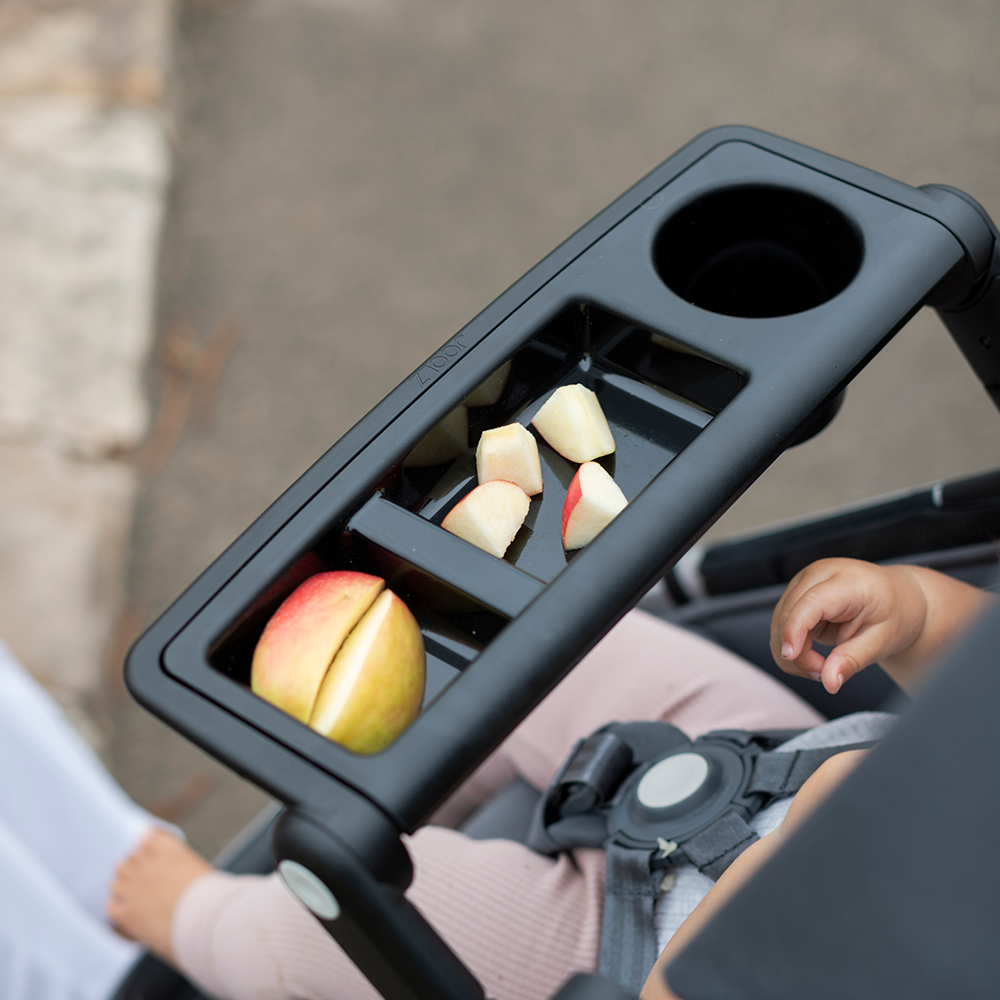 2 compartments, 1 cup holder